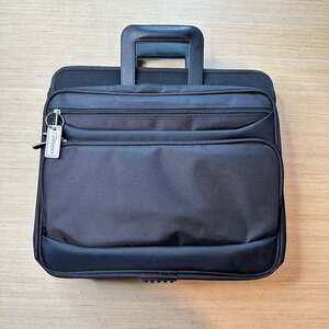 Targus Noteworthy Black Nylon Laptop Briefcase Portfolio